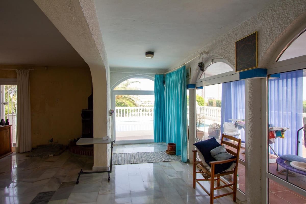 5 slaapkamer Villa te koop in Mijas Costa met zwembad garage - € 1.050.000 (Ref: 9983303)