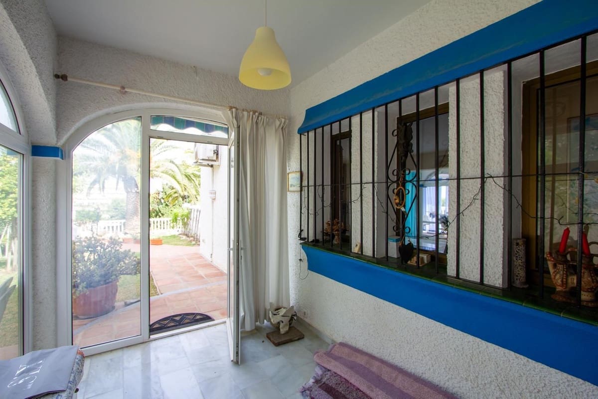 5 slaapkamer Villa te koop in Mijas Costa met zwembad garage - € 1.050.000 (Ref: 9983303)