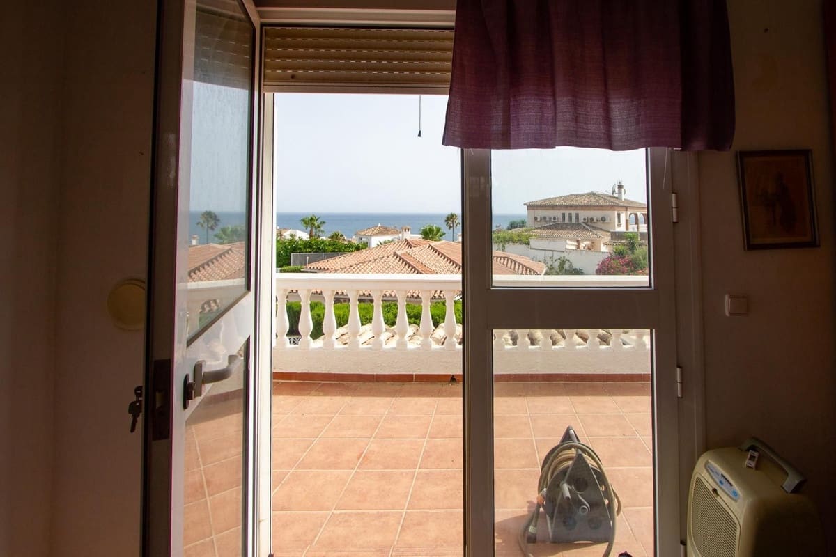 5 slaapkamer Villa te koop in Mijas Costa met zwembad garage - € 1.050.000 (Ref: 9983303)