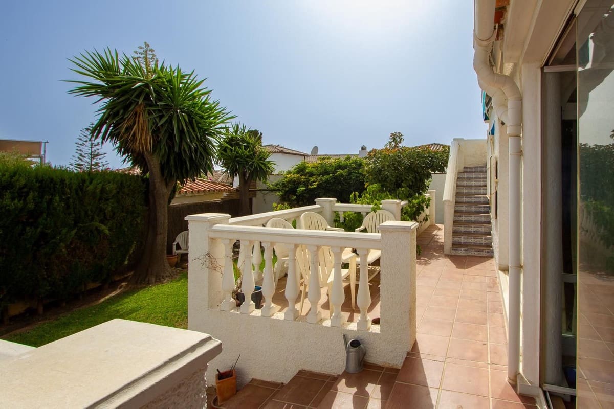 5 slaapkamer Villa te koop in Mijas Costa met zwembad garage - € 1.050.000 (Ref: 9983303)