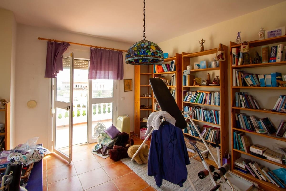 5 slaapkamer Villa te koop in Mijas Costa met zwembad garage - € 1.050.000 (Ref: 9983303)
