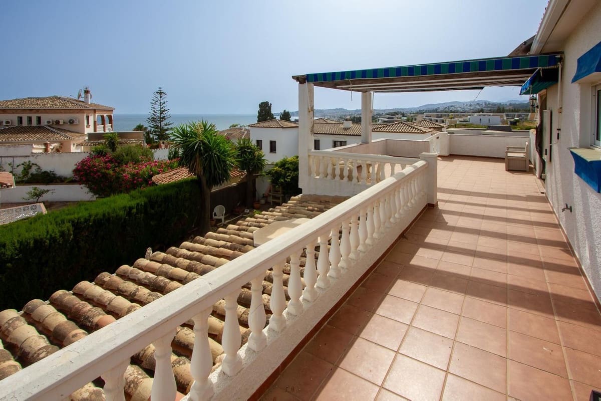 5 slaapkamer Villa te koop in Mijas Costa met zwembad garage - € 1.050.000 (Ref: 9983303)