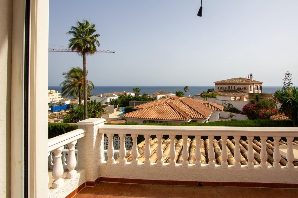 5 slaapkamer Villa te koop in Mijas Costa met zwembad garage - € 1.050.000 (Ref: 9983303)