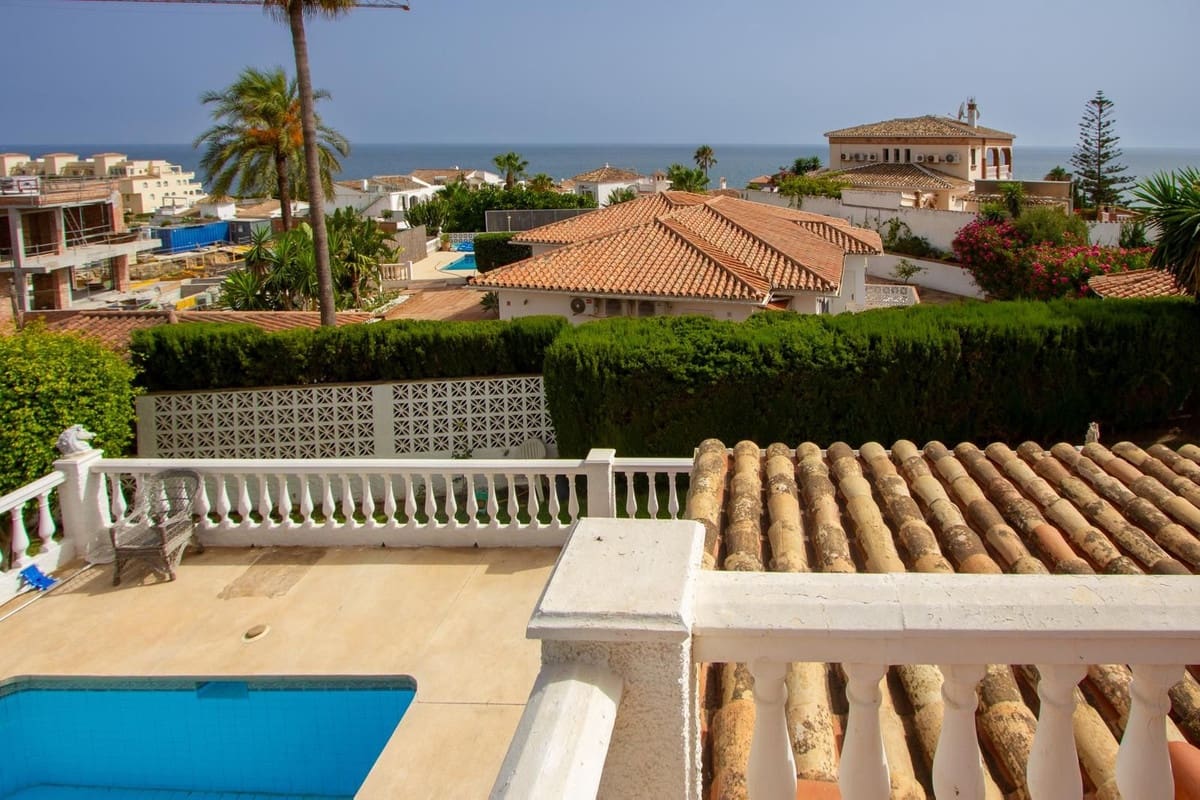5 slaapkamer Villa te koop in Mijas Costa met zwembad garage - € 1.050.000 (Ref: 9983303)