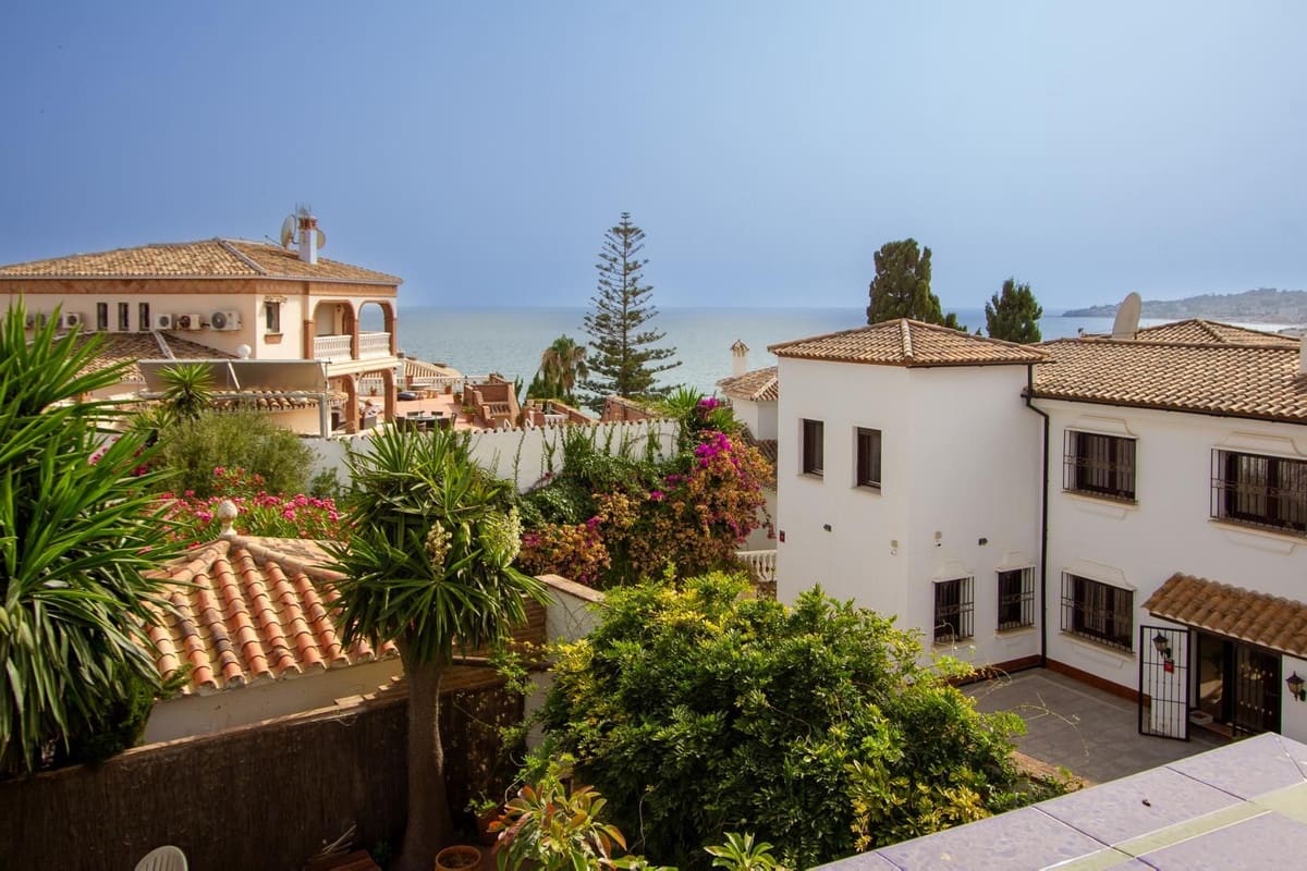 5 slaapkamer Villa te koop in Mijas Costa met zwembad garage - € 1.050.000 (Ref: 9983303)