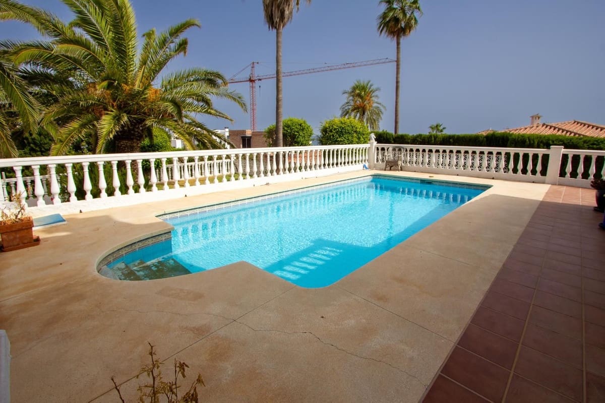 5 slaapkamer Villa te koop in Mijas Costa met zwembad garage - € 1.050.000 (Ref: 9983303)