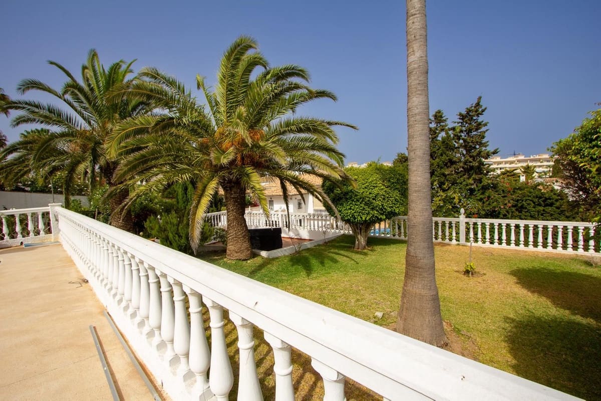 5 slaapkamer Villa te koop in Mijas Costa met zwembad garage - € 1.050.000 (Ref: 9983303)
