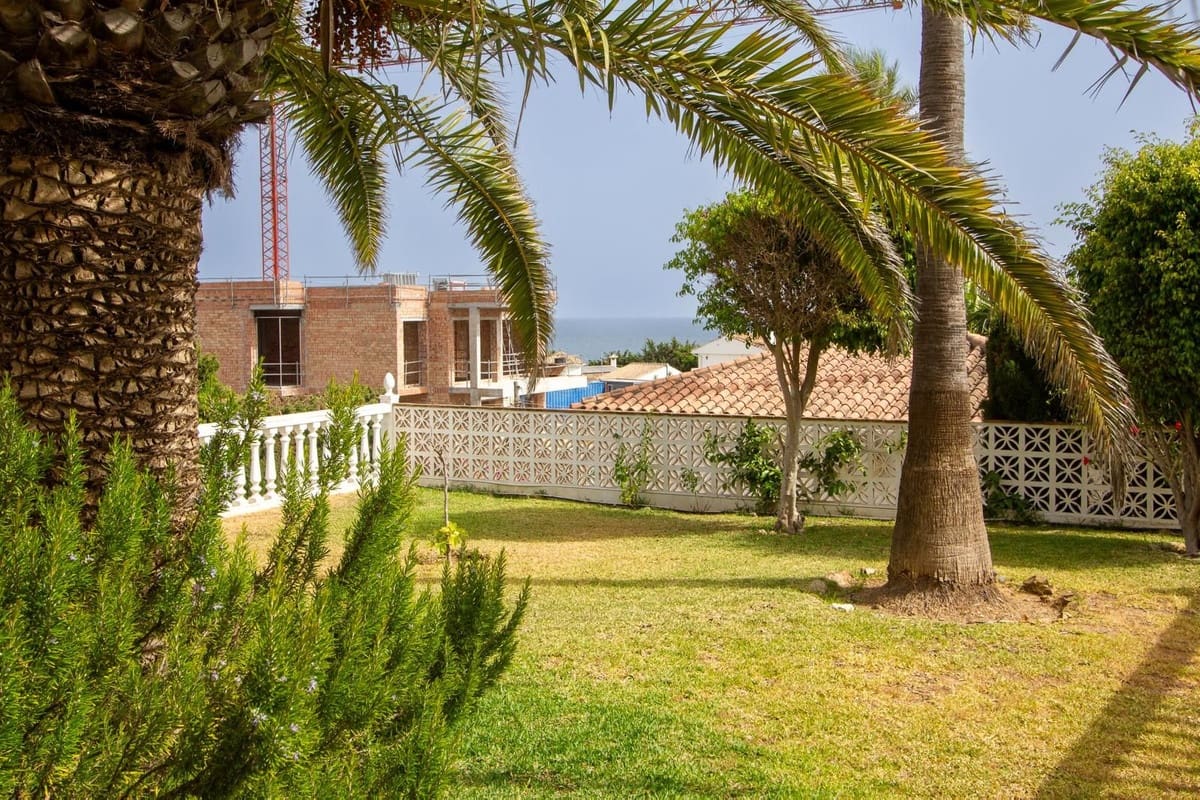 5 slaapkamer Villa te koop in Mijas Costa met zwembad garage - € 1.050.000 (Ref: 9983303)