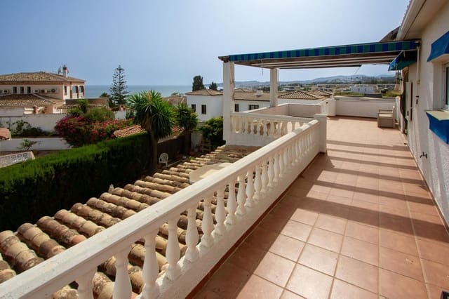 5 soverom Villa til salgs i Mijas Costa, Mijas med svømmebasseng garasje - € 995 000 (Ref: 9983303)