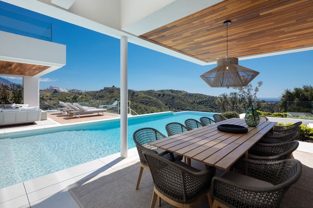 6 soveværelse Villa til salg i La Quinta med swimmingpool - € 6.995.000 (Ref: 9983306)