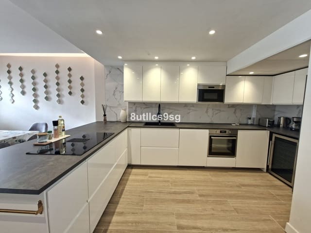 3 bedroom Apartment for sale in Nueva Andalucia, Marbella with pool - € 565,000 (Ref: 9983307)