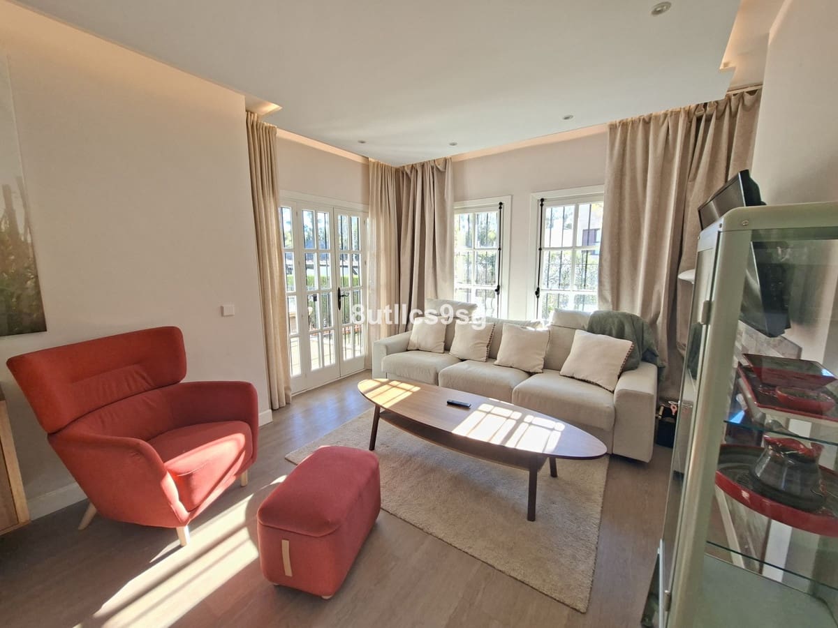 3 bedroom Apartment for sale in Nueva Andalucia with pool - € 565,000 (Ref: 9983307)