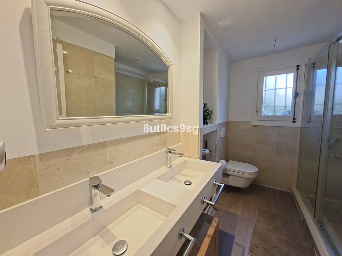 3 bedroom Apartment for sale in Nueva Andalucia with pool - € 565,000 (Ref: 9983307)