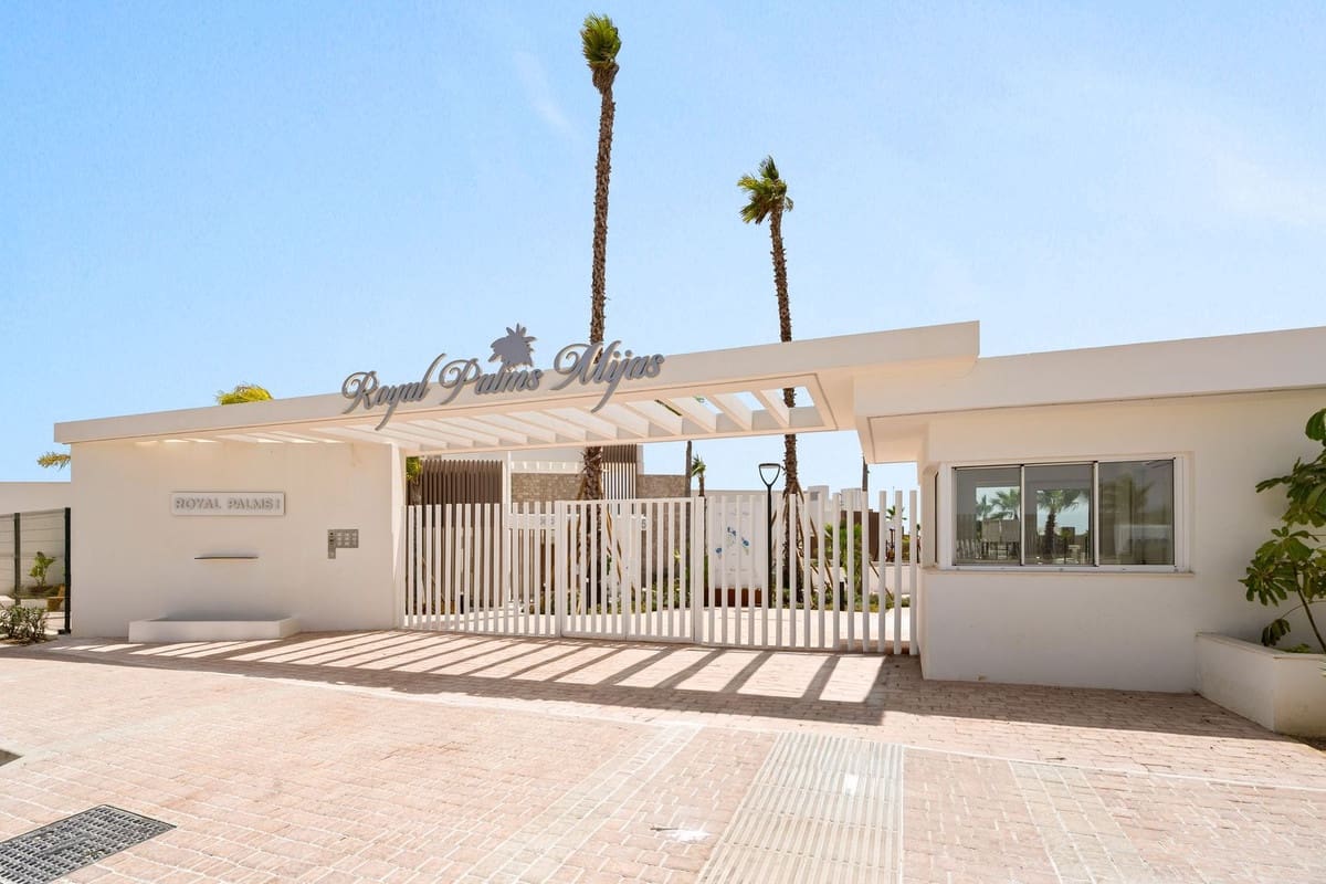 Apartamento de 3 habitaciones en La Cala de Mijas en venta con piscina - 795.000 € (Ref: 9985902)