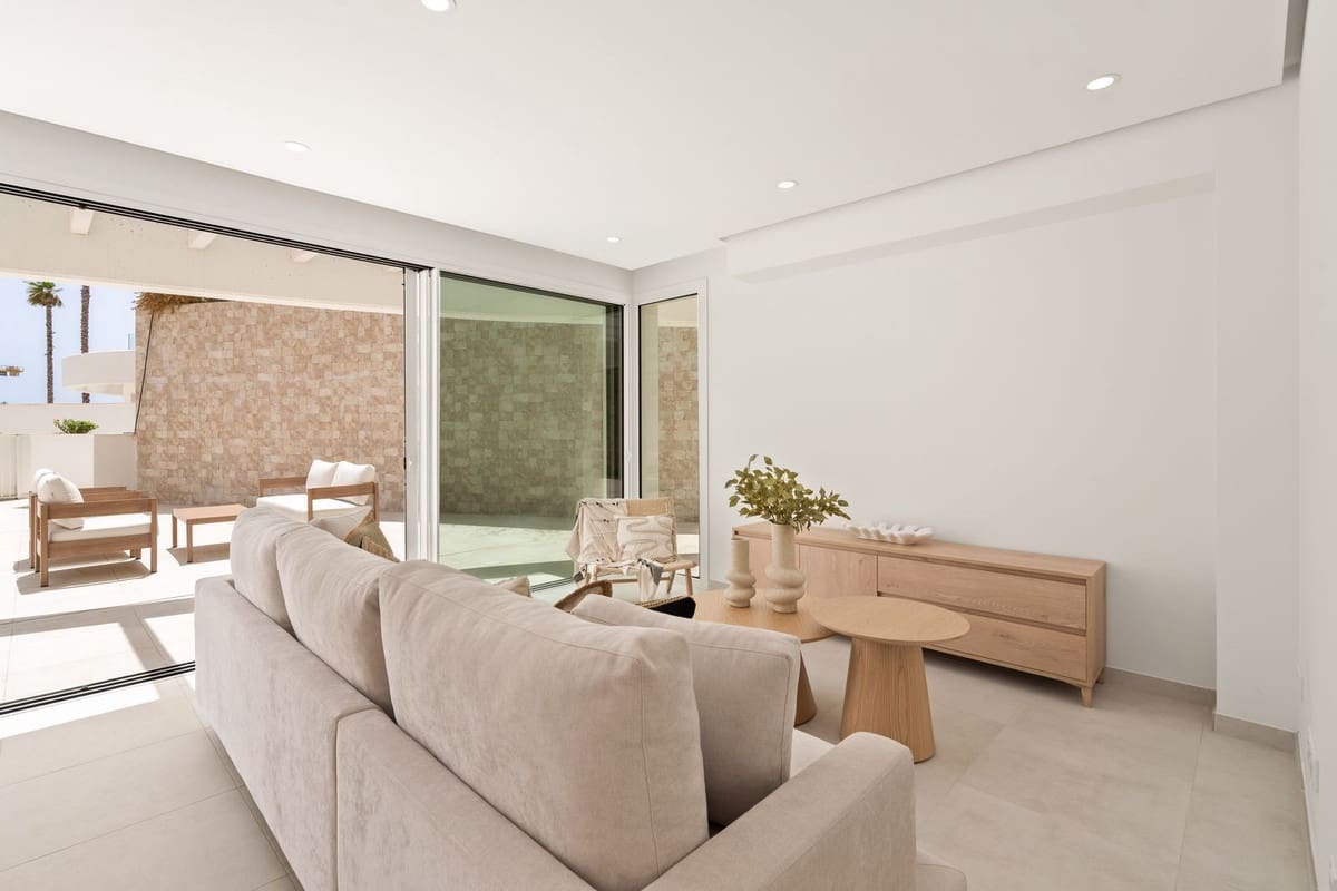 Apartamento de 3 habitaciones en La Cala de Mijas en venta con piscina - 795.000 € (Ref: 9985902)