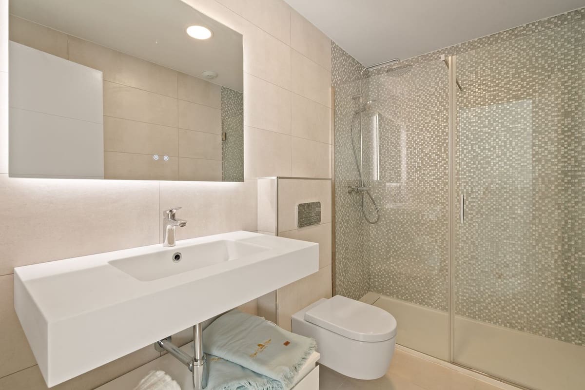 Apartamento de 3 habitaciones en La Cala de Mijas en venta con piscina - 795.000 € (Ref: 9985902)