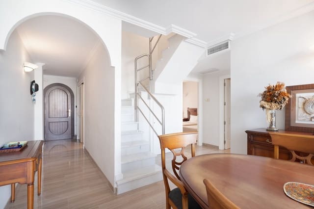 3 soverom Leilighet til salgs i Benalmadena Costa, Benalmádena med svømmebasseng - € 745 000 (Ref: 9985904)