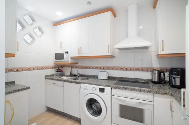 3 soverom Leilighet til salgs i Benalmadena Costa, Benalmádena med svømmebasseng - € 745 000 (Ref: 9985904)