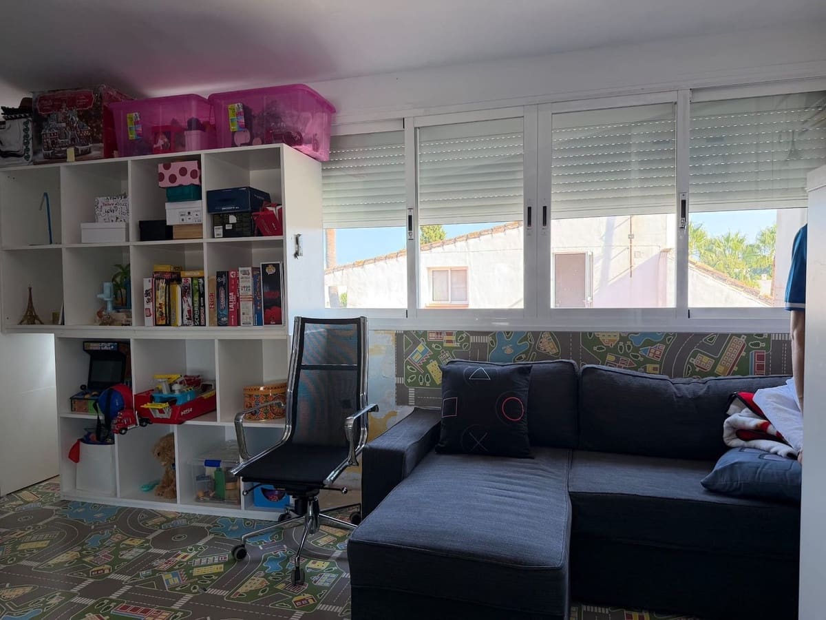 3 makuuhuone Paritalo myytävänä paikassa Marbella mukana uima-altaan 
autotalli - 1 200 000 € (Ref: 9985905)