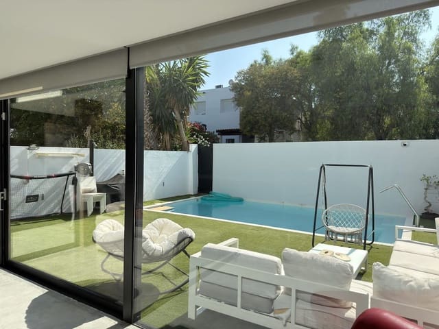 3 soverom Kjedet enebolig til salgs i Marbella med svømmebasseng garasje - € 1 200 000 (Ref: 9985905)