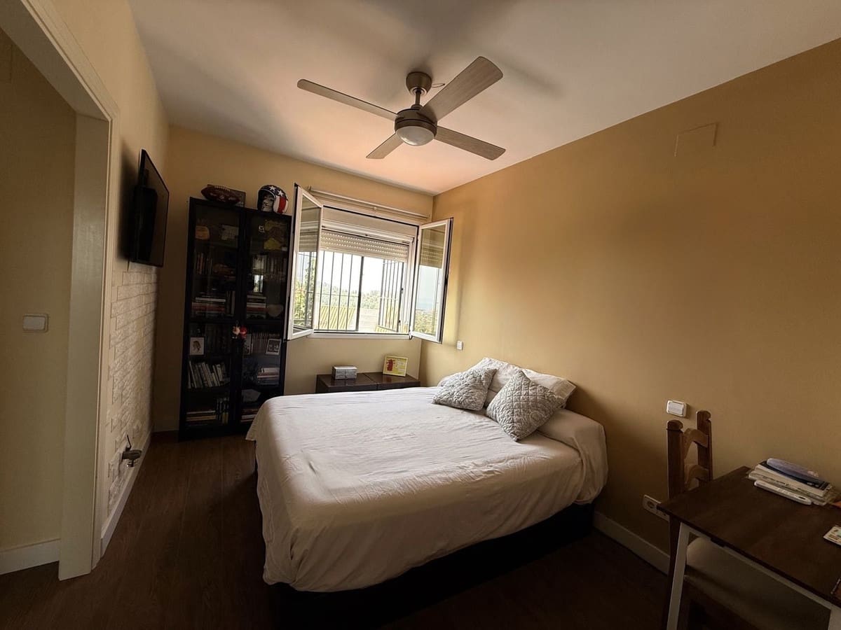 Casa de 2 habitaciones en Cerro del Aguila en venta con piscina garaje - 385.000 € (Ref: 9985906)
