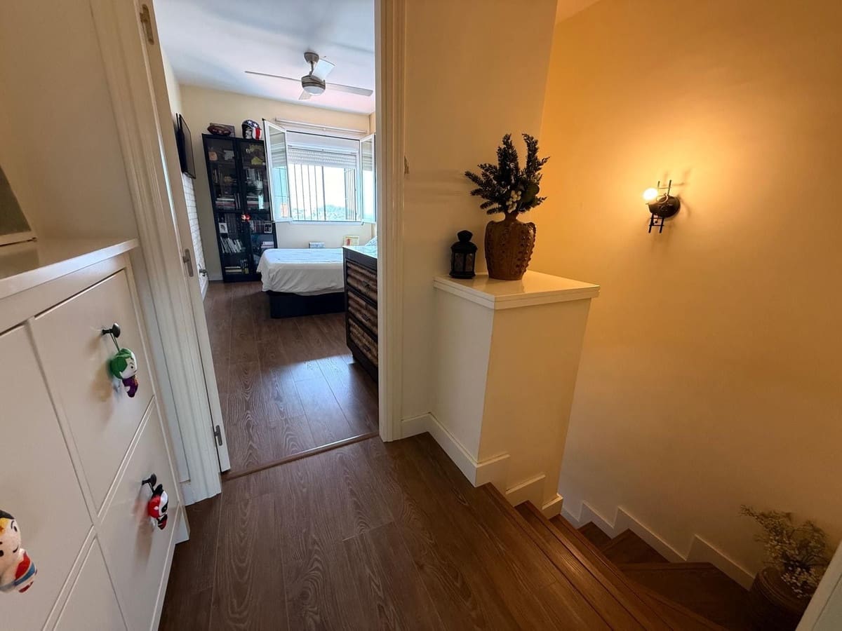 Casa de 2 habitaciones en Cerro del Aguila en venta con piscina garaje - 385.000 € (Ref: 9985906)