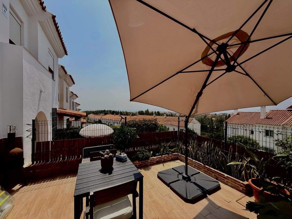 Casa de 2 habitaciones en Cerro del Aguila en venta con piscina garaje - 385.000 € (Ref: 9985906)