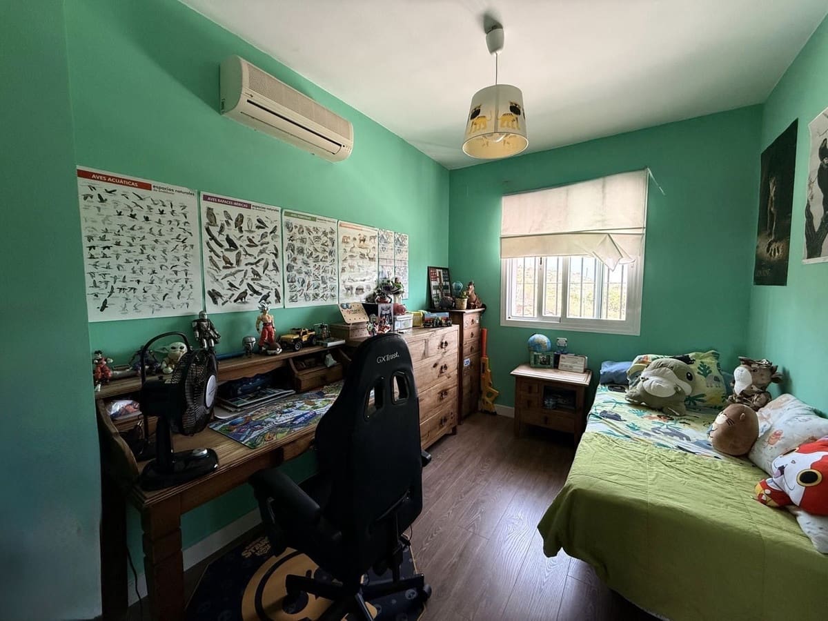 Casa de 2 habitaciones en Cerro del Aguila en venta con piscina garaje - 385.000 € (Ref: 9985906)