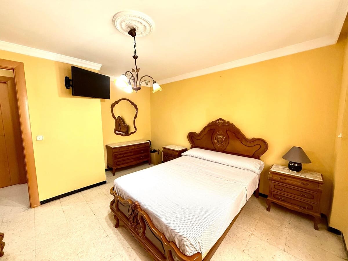 3 slaapkamer Appartement te koop in Fuengirola met garage - € 300.000 (Ref: 9985907)