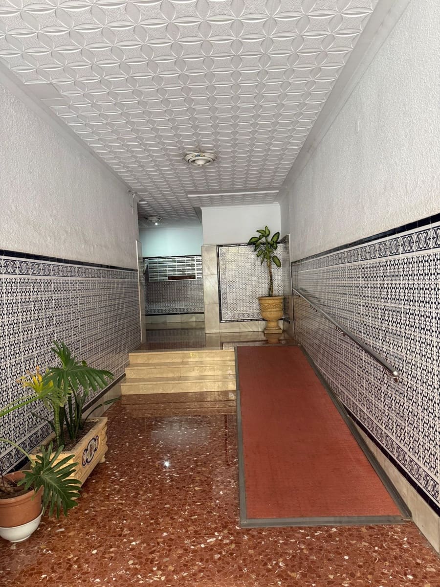 3 slaapkamer Appartement te koop in Fuengirola met garage - € 300.000 (Ref: 9985907)