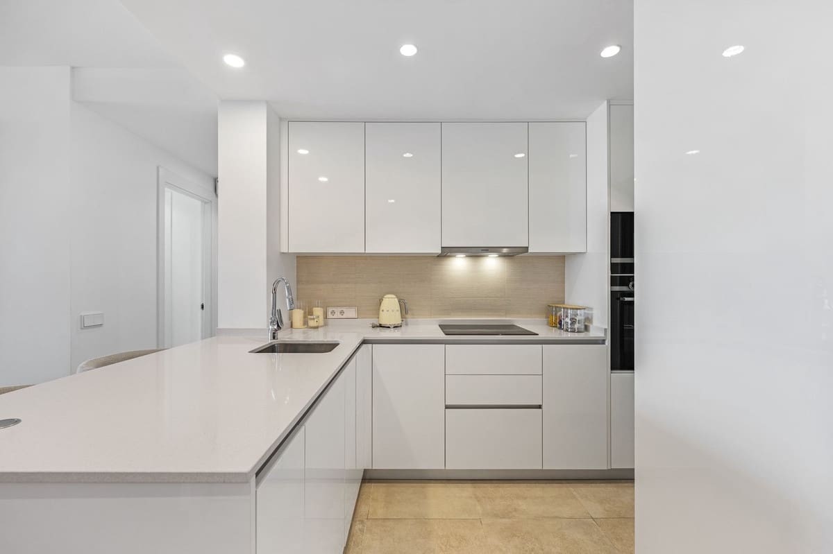 Apartamento de 2 habitaciones en Fuengirola en venta - 595.000 € (Ref: 9985909)