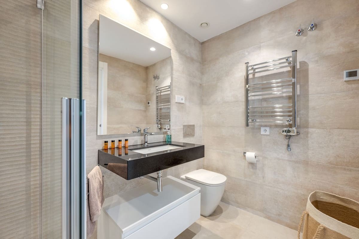Apartamento de 2 habitaciones en Fuengirola en venta - 595.000 € (Ref: 9985909)