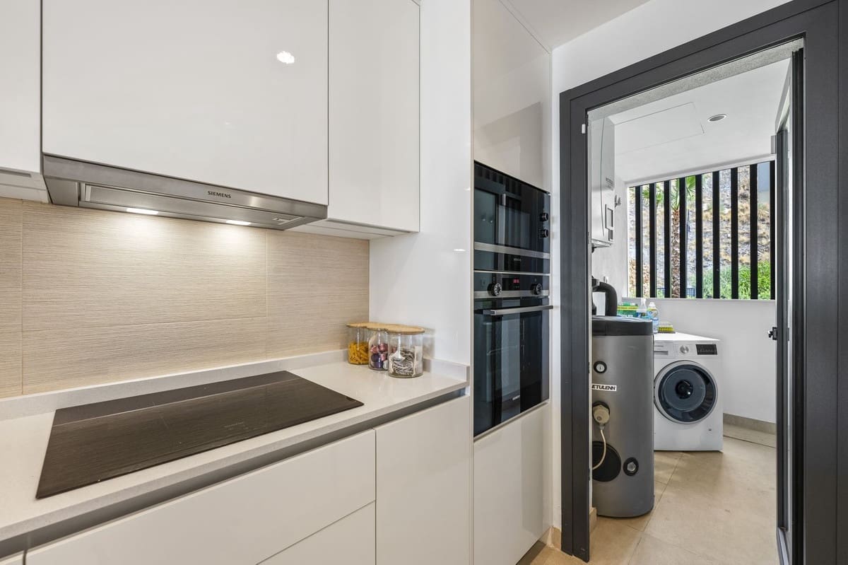Apartamento de 2 habitaciones en Fuengirola en venta - 595.000 € (Ref: 9985909)