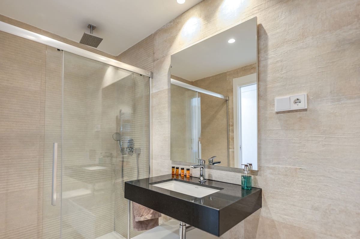 Apartamento de 2 habitaciones en Fuengirola en venta - 595.000 € (Ref: 9985909)
