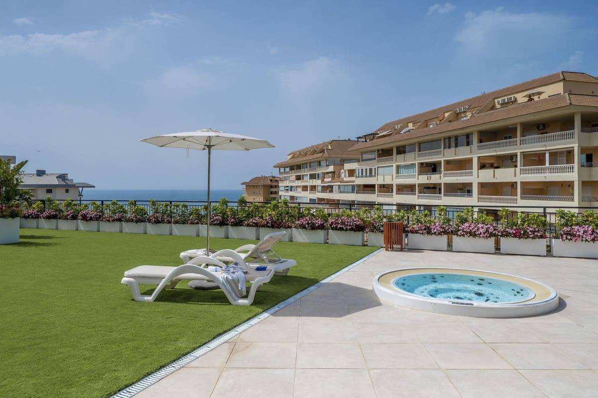 Apartamento de 2 habitaciones en Fuengirola en venta - 595.000 € (Ref: 9985909)
