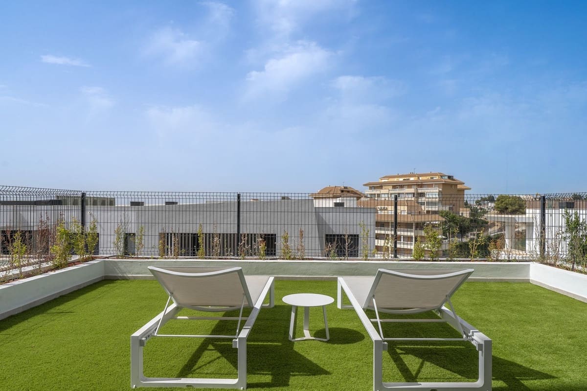 Apartamento de 2 habitaciones en Fuengirola en venta - 595.000 € (Ref: 9985909)