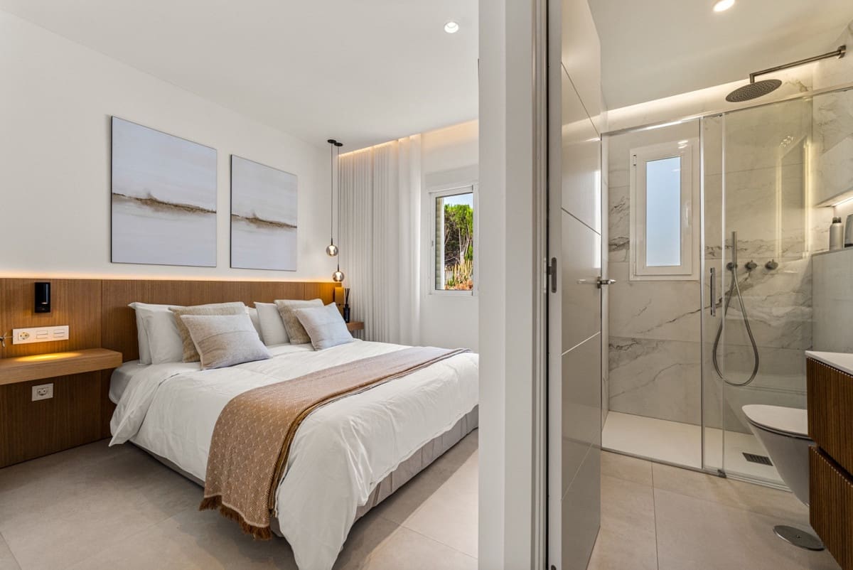 2 soveværelse Lejlighed til salg i Nueva Andalucia med swimmingpool - € 945.000 (Ref: 9985910)