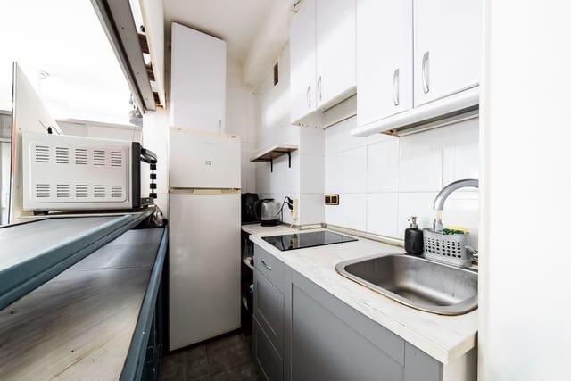 Apartamento de 1 habitación en Playa Bajadilla - Puertos, Marbella en venta - 435.000 € (Ref: 9991836)