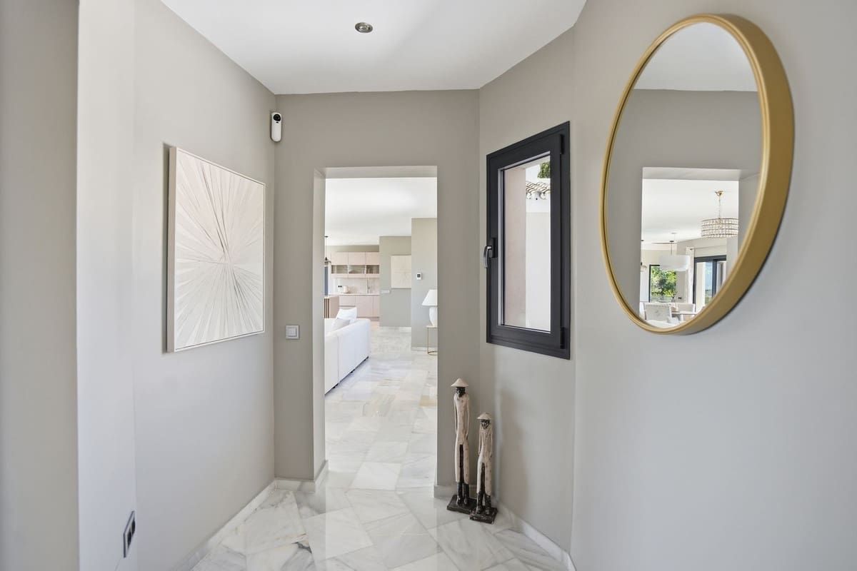 4 soveværelse Villa til salg i El Chaparral med swimmingpool - € 1.599.000 (Ref: 9991837)