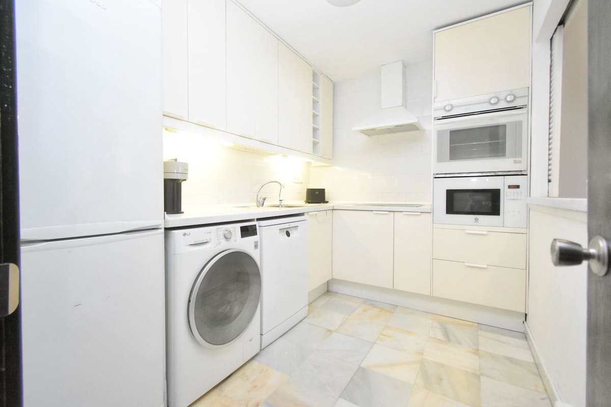 1 chambre Appartement à vendre à Puerto Banus - 695 000 € (Ref: 9991839)