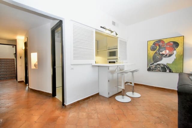 1 chambre Appartement à vendre à Puerto Banus, Marbella - 695 000 € (Ref: 9991839)
