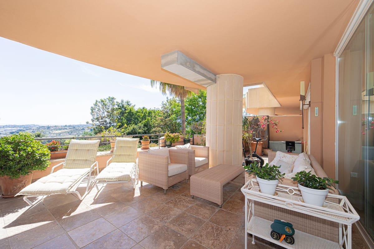 3 sovrum Lägenhet till salu i Nueva Andalucia med pool - 1 295 000 € (Ref: 9991840)