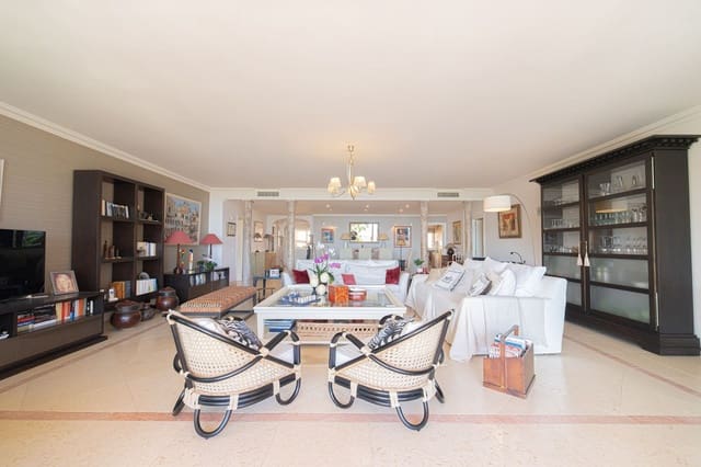 3 slaapkamer Appartement te koop in Nueva Andalucia, Marbella met zwembad - € 1.295.000 (Ref: 9991840)