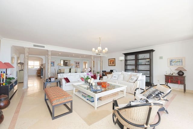3 slaapkamer Appartement te koop in Nueva Andalucia, Marbella met zwembad - € 1.295.000 (Ref: 9991840)