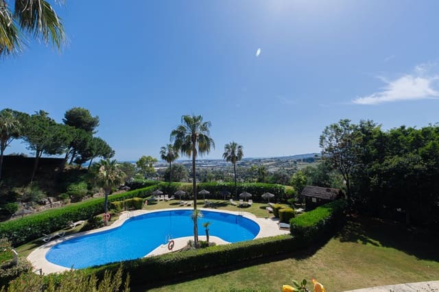 3 slaapkamer Appartement te koop in Nueva Andalucia, Marbella met zwembad - € 1.295.000 (Ref: 9991840)