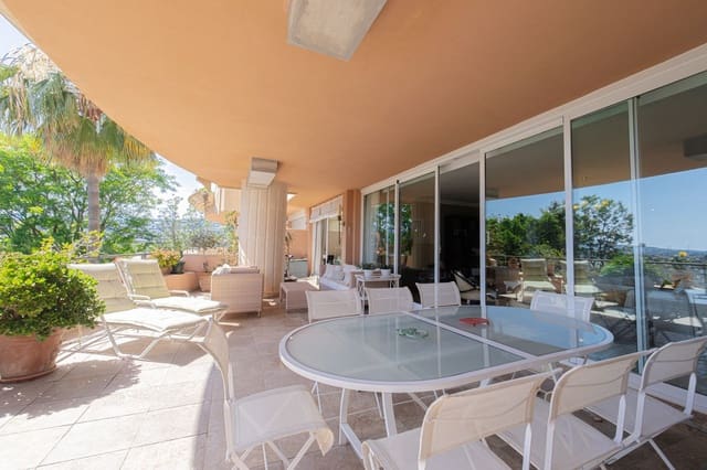 3 slaapkamer Appartement te koop in Nueva Andalucia, Marbella met zwembad - € 1.295.000 (Ref: 9991840)