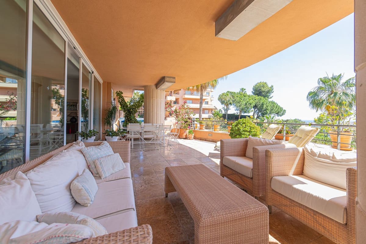 3 sovrum Lägenhet till salu i Nueva Andalucia med pool - 1 295 000 € (Ref: 9991840)