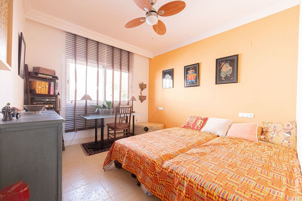 3 sovrum Lägenhet till salu i Nueva Andalucia med pool - 1 295 000 € (Ref: 9991840)