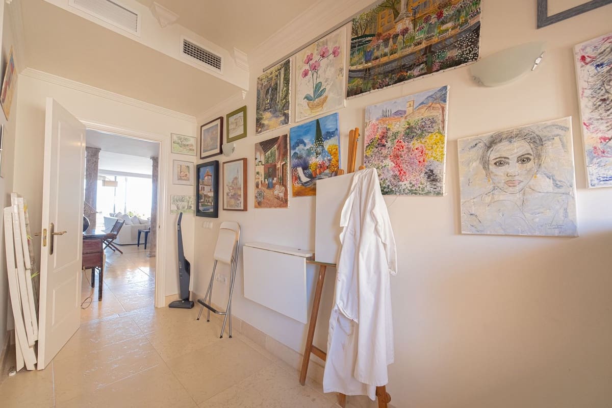 3 sovrum Lägenhet till salu i Nueva Andalucia med pool - 1 295 000 € (Ref: 9991840)