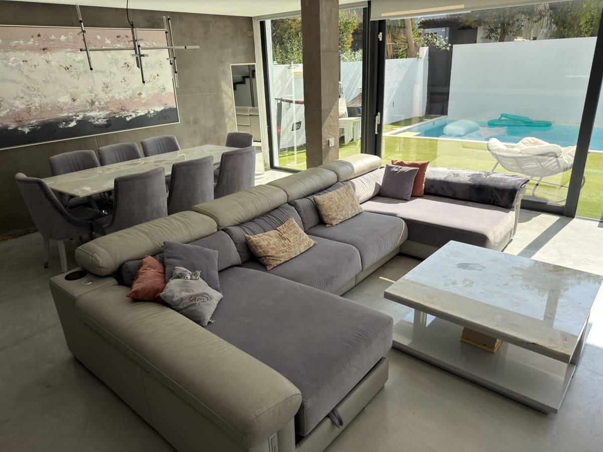 3 camera da letto Villetta Bifamiliare in vendita in Nueva Andalucia con piscina - 1.200.000 € (Rif: 9991841)